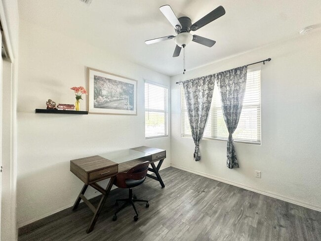 Building Photo - 16492 W Caldwell St