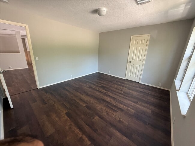 Building Photo - 4822 Russet Trail Ct