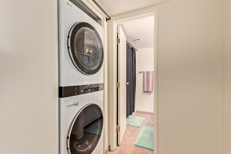 Building Photo - 5675 N Camino Esplendora