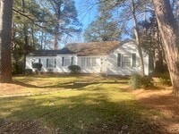 Building Photo - Large home located at 109 River Park Drive