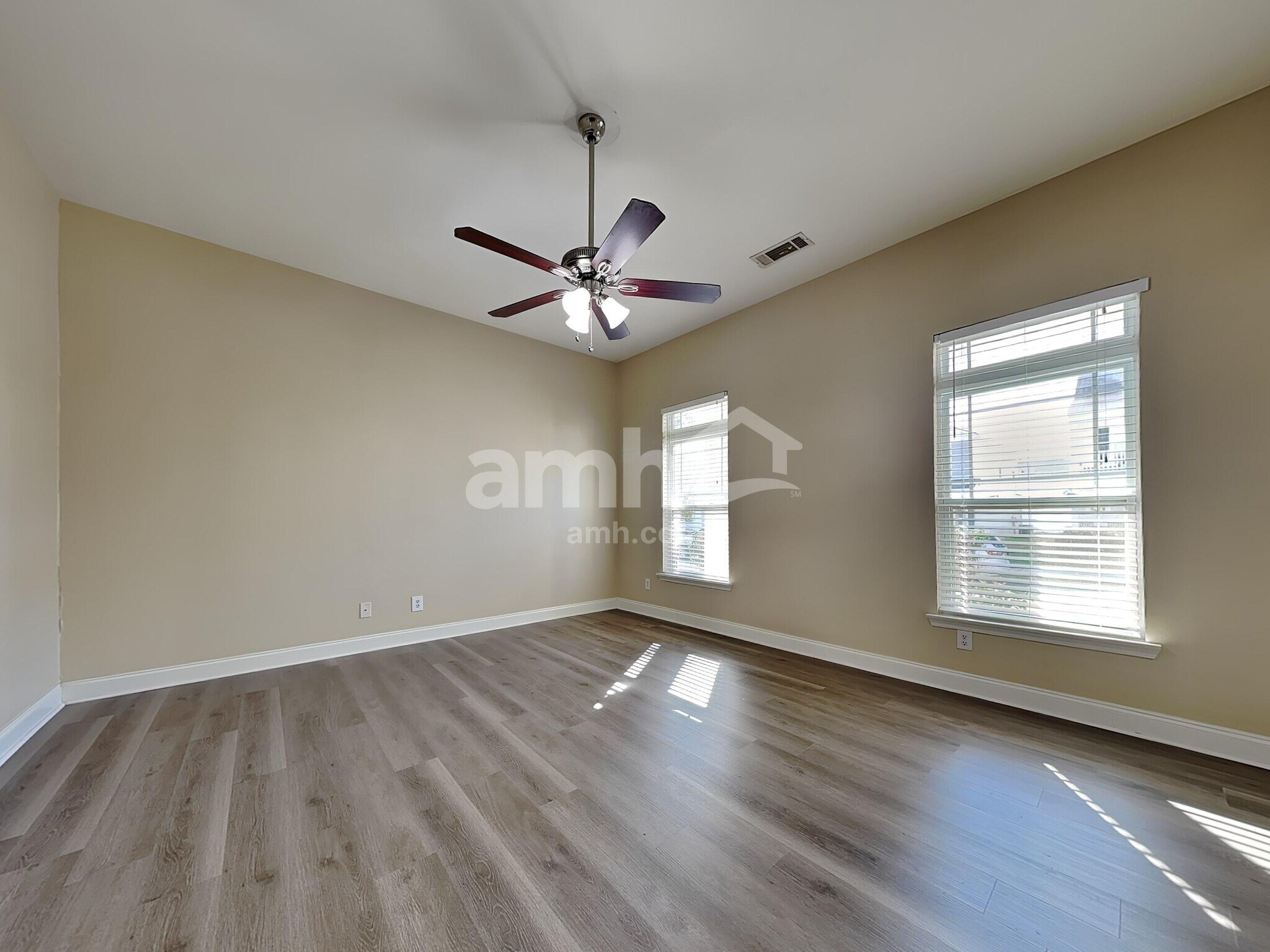 Building Photo - 515 Flat Rock Ter