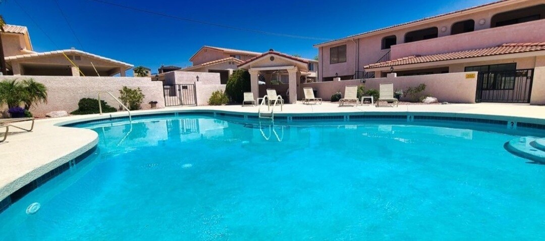Community pool - 2095 Mesquite Ave