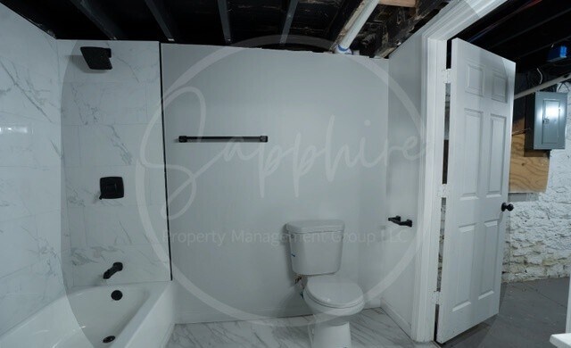 Building Photo - 2817 Monroe Ave