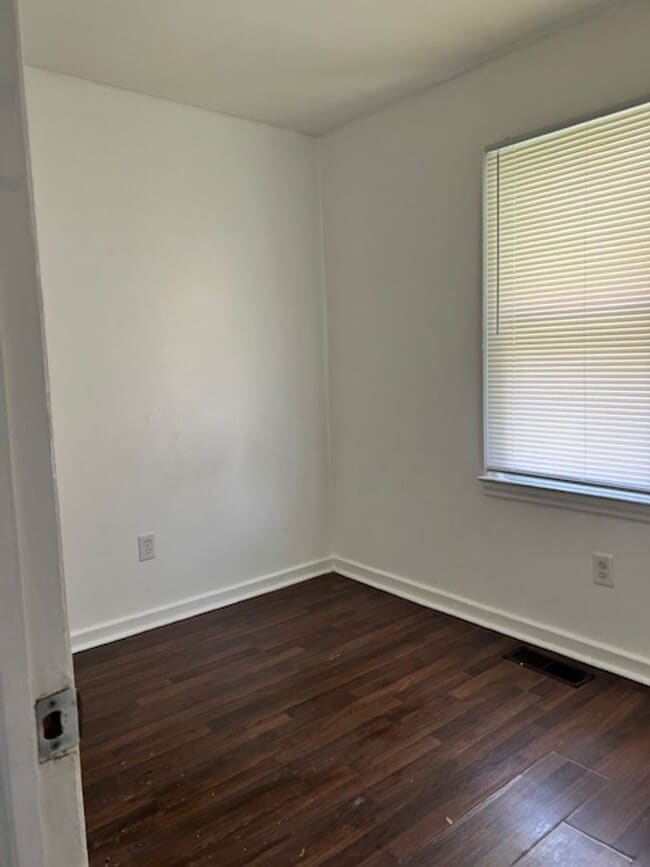 Building Photo - House for Rent