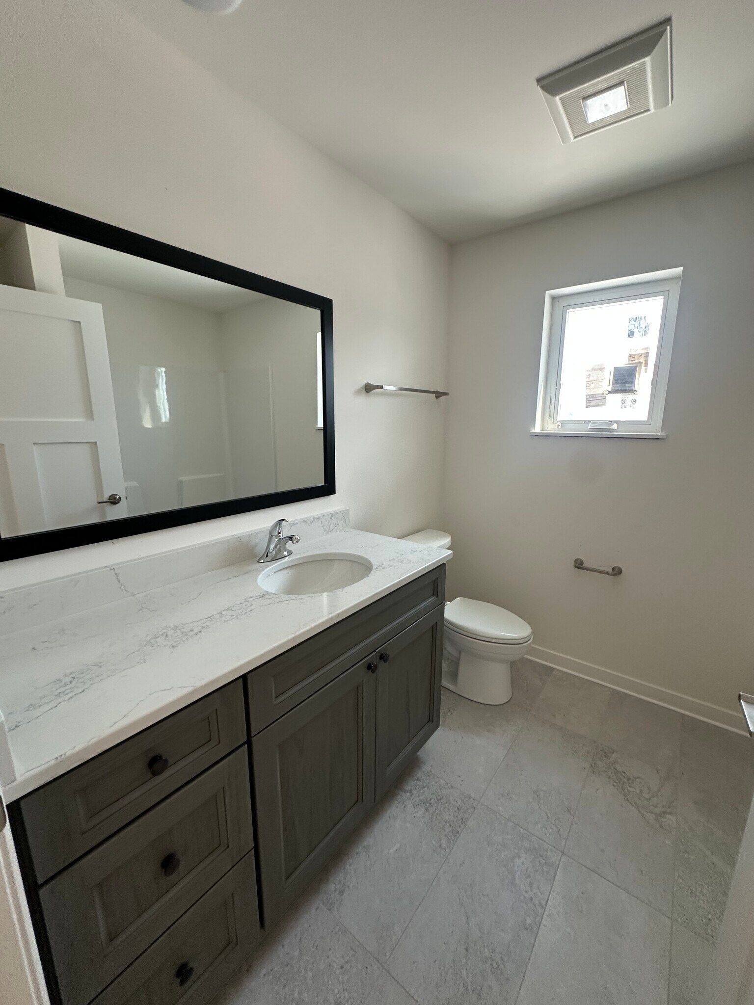 Building Photo - 1219 Regent St