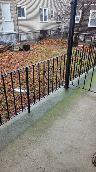 Building Photo - 258 Vine St