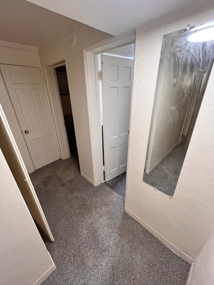 Building Photo - 1140 N Marion St