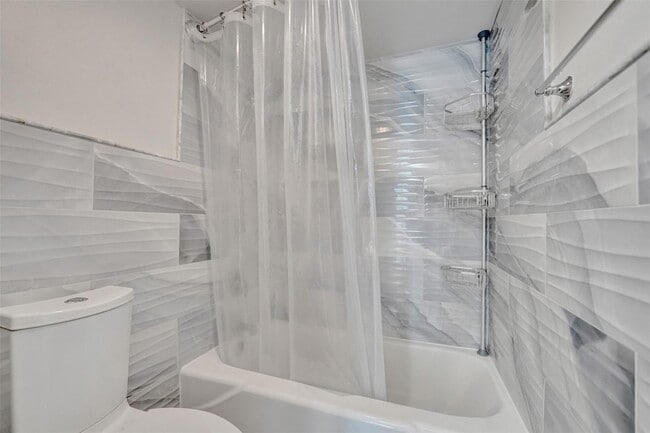 Building Photo - 3800 N Hills Dr