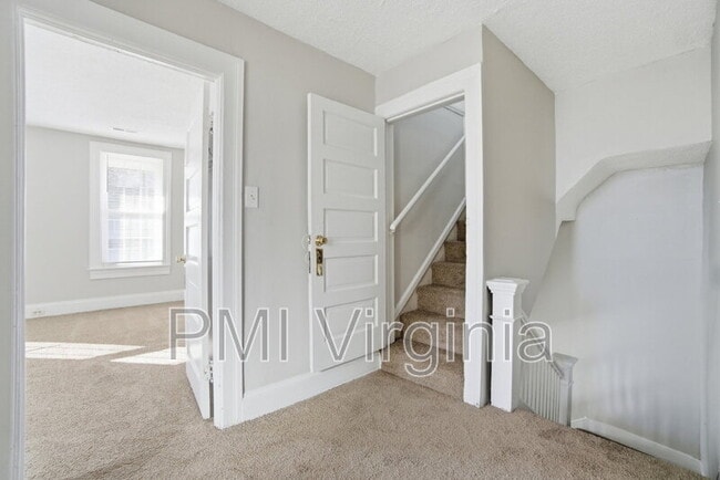 Building Photo - 630 W 36th St