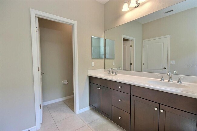 Building Photo - 12136 Whisper Lake Dr