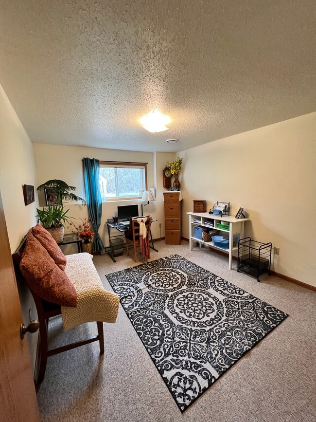 Building Photo - 16986 54th Ave