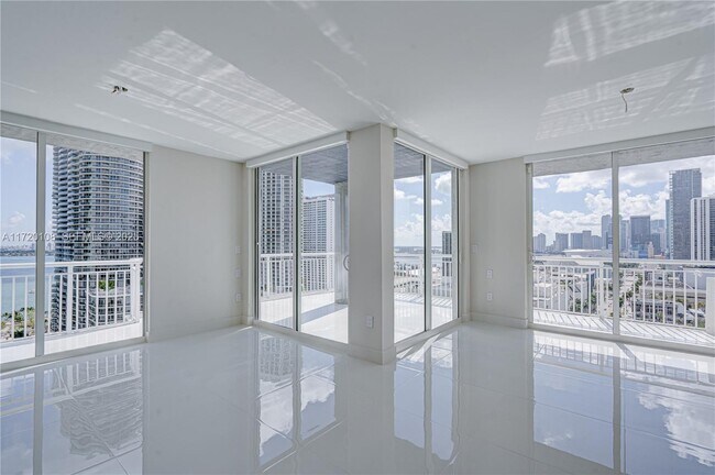 Building Photo - 275 NE 18th St