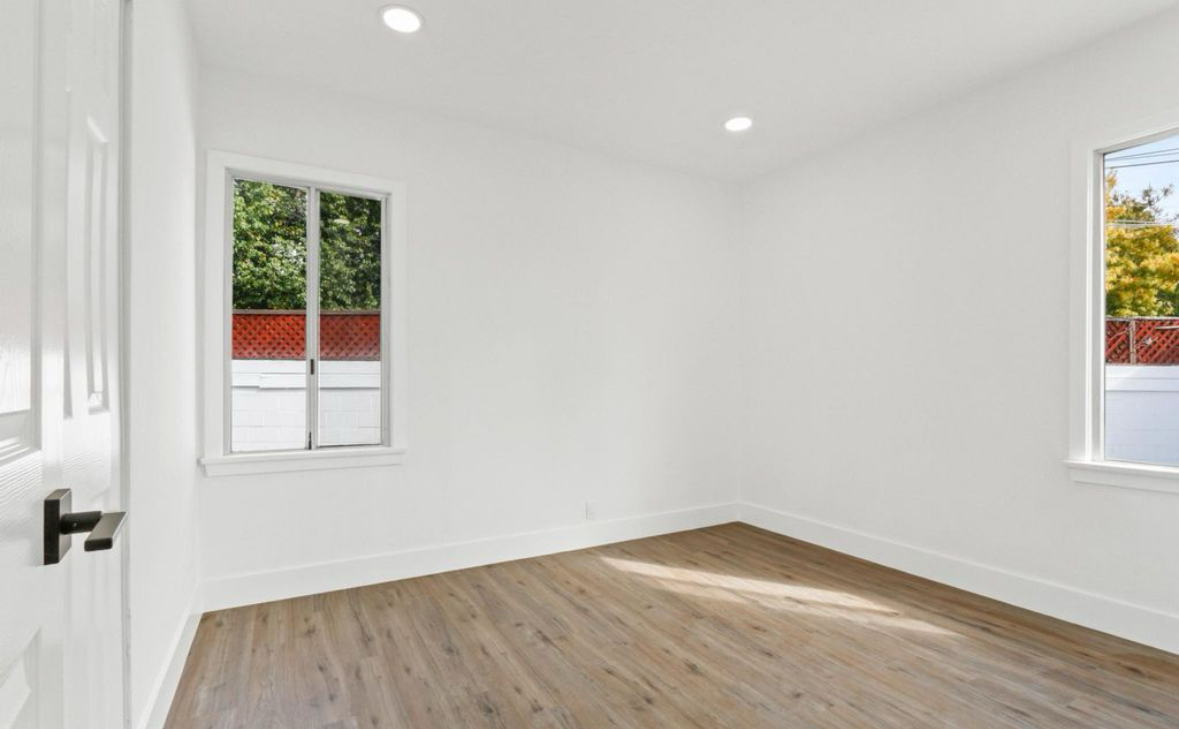 Building Photo - 2432 Belmont Ave