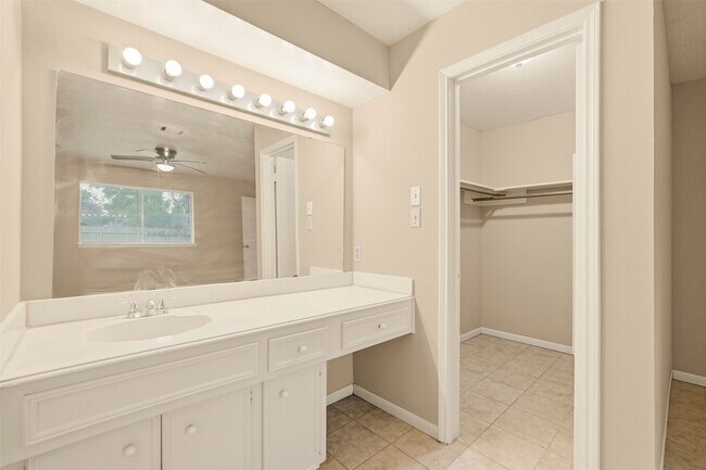 Building Photo - 823 Red Rock Canyon Dr