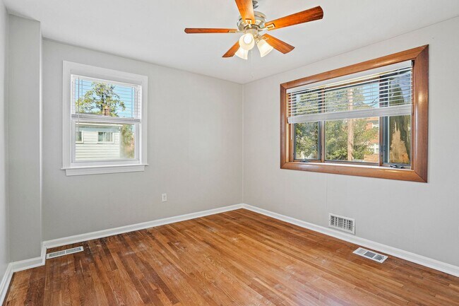 Building Photo - Fantastic Home in Fort Dupont Park! Parking and Basement Included!