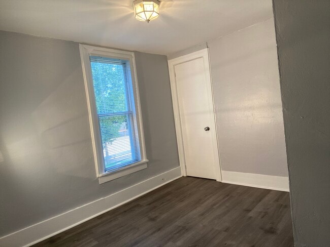 Building Photo - 834 4th St NW