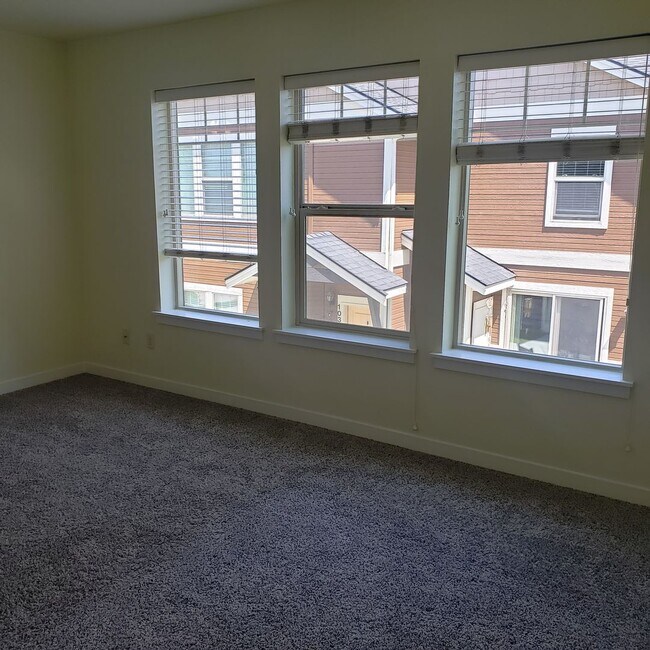 Building Photo - SAW1530A