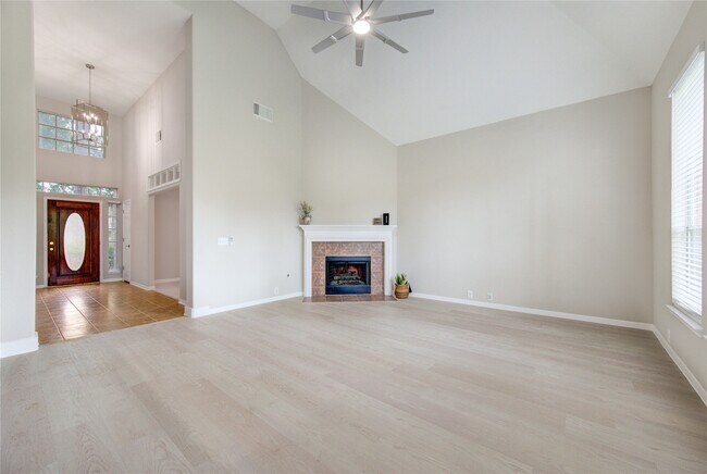 Building Photo - 11706 Canyon Breeze Dr