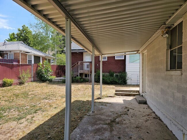 Building Photo - 2124 Texas St