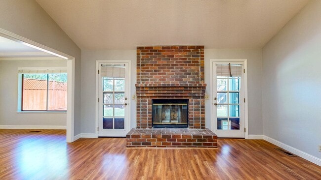 Building Photo - Well Maintain West Side Single Story 3 bedroom 2 bathroom home with 2 car garage