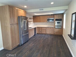 Building Photo - 2305 Rockefeller Ln