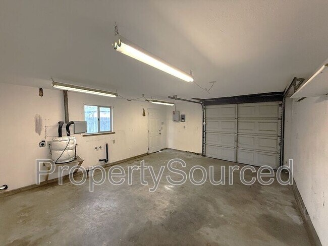 Building Photo - 221 N Lincoln Ave