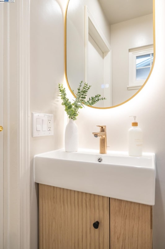 Building Photo - 2771 Fleetwood Dr