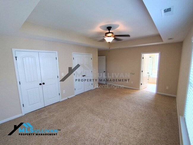 Building Photo - 207 Maple Walk St