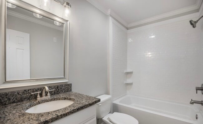 Building Photo - 1512 Maybrook Dr