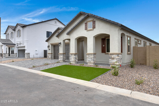 Building Photo - 3624 N 59th St