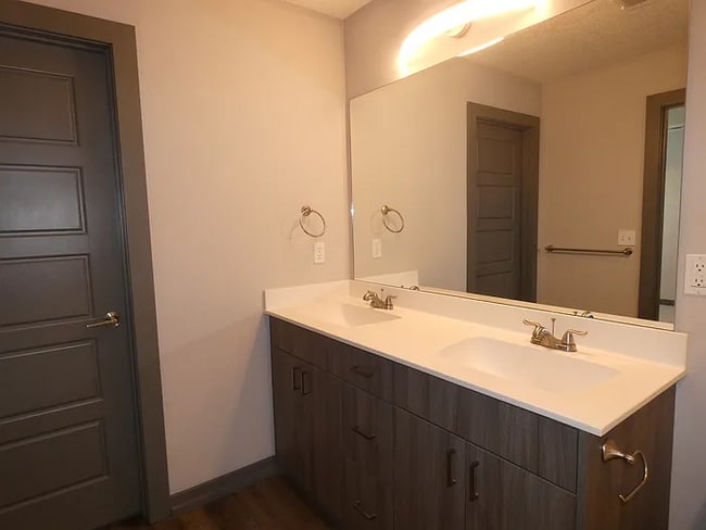 Building Photo - 7615 N Mercier Ct