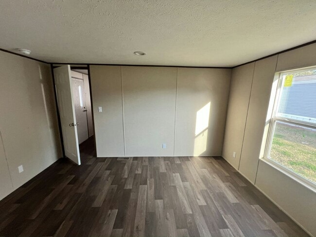 Building Photo - 48 Tower Manor Dr