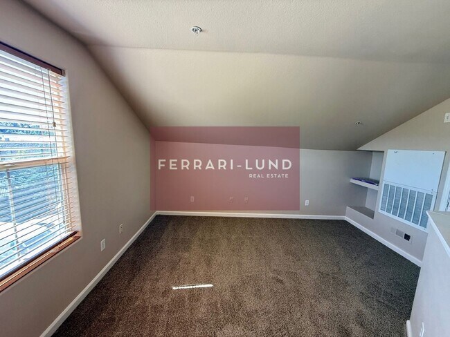 Building Photo - Beautiful townhome in Fallen Leaf , only 35 minutes from Incline Village-  Kay DeAlba Property!!!