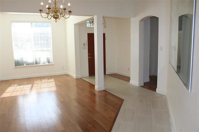 Building Photo - 3325 Bluegrass Dr