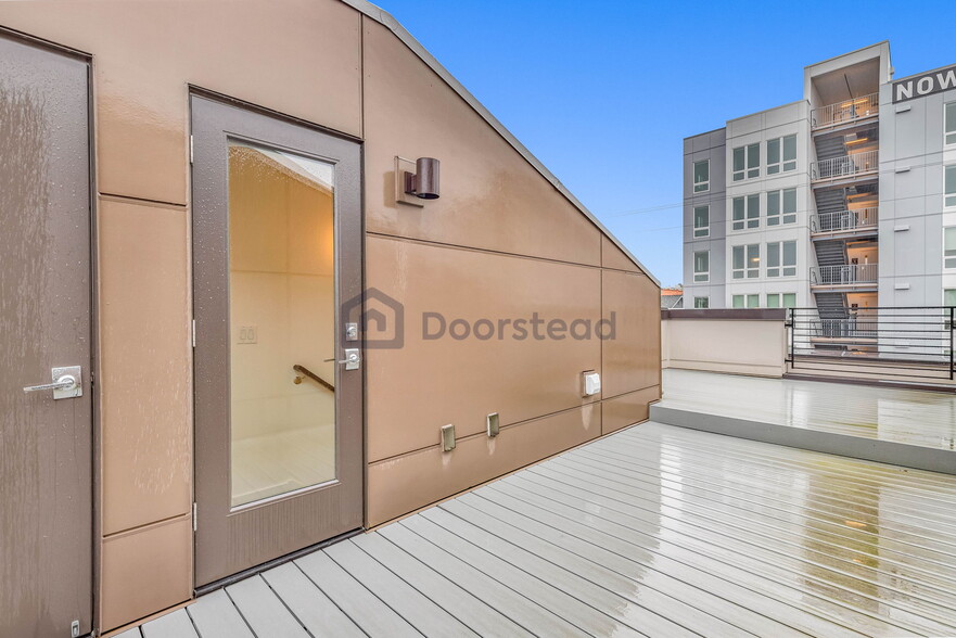 Building Photo - 6309 9th Ave NE