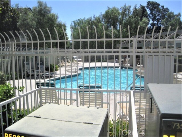 Building Photo - 6686 Laurelton Ln