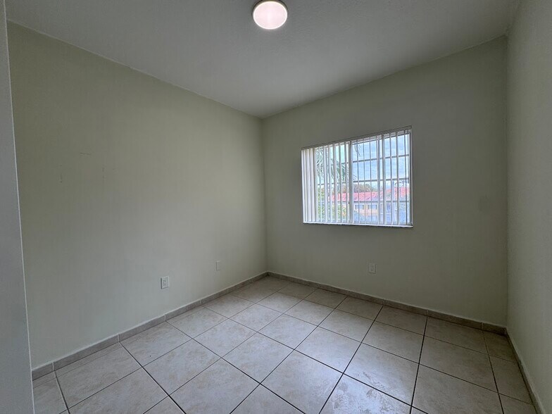 Building Photo - 7350 NW 114th Ave