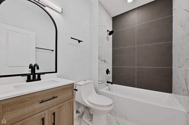 Building Photo - 2626 W 21st St