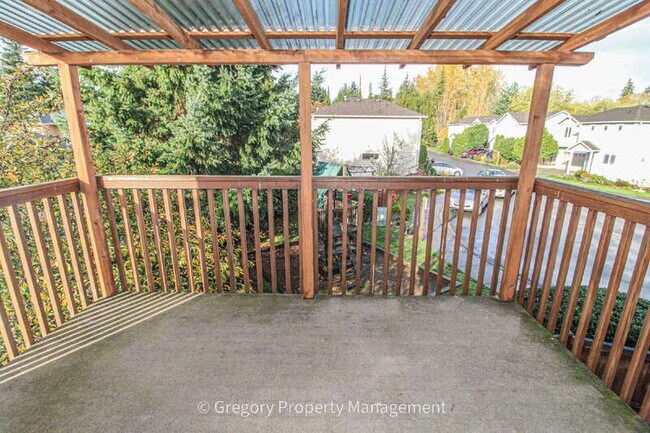 Building Photo - 14622 4th Ave W