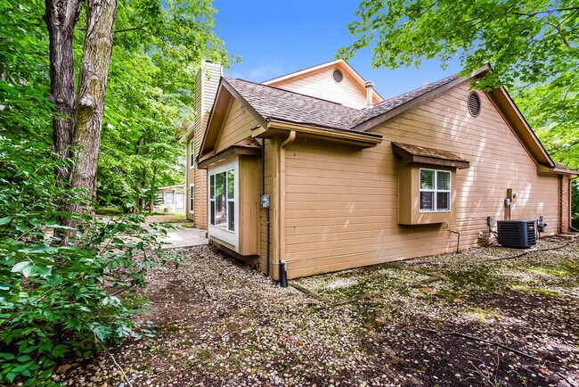 Building Photo - 10862 Geist Woods Ln