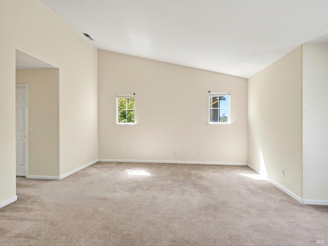 Building Photo - 5794 Owl Hill Ave