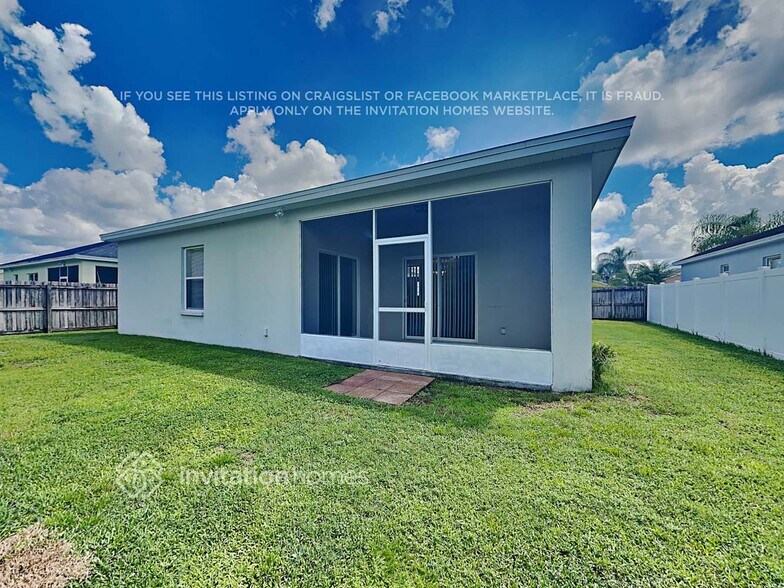 Building Photo - 3652 Sandhill Crane Dr