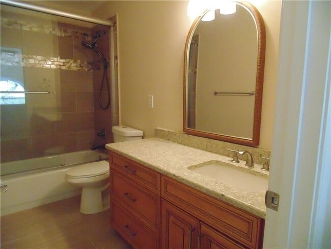 Building Photo - 3895 Deauville Way