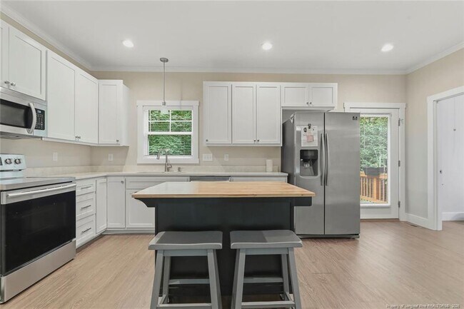 Building Photo - 407 W Mooring Way