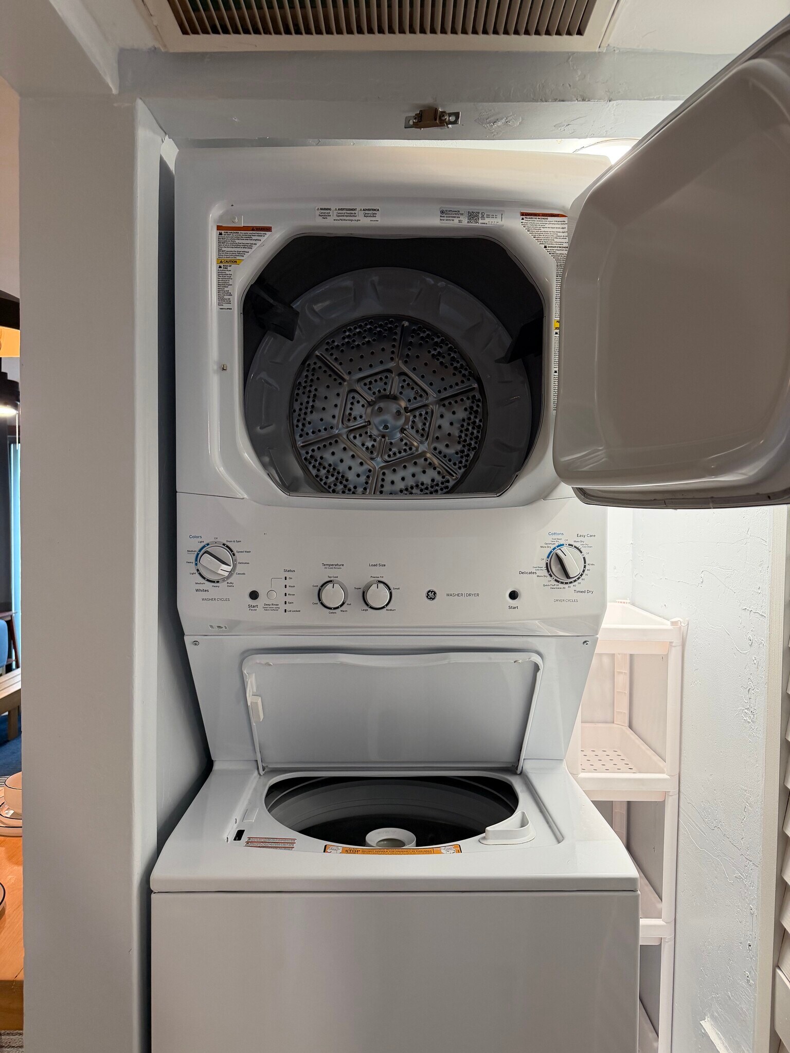 Full in-unit washer/dryer. - 3200 S Litzler Dr