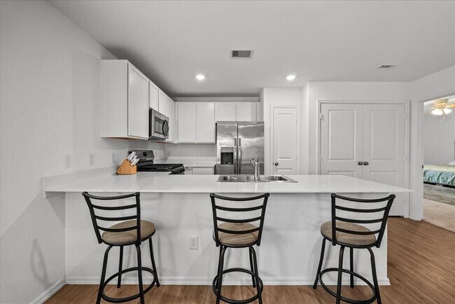 Building Photo - 9043 Estes Lks Dr