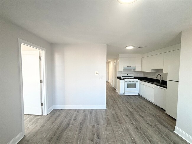 Building Photo - 94 Eastern Ave