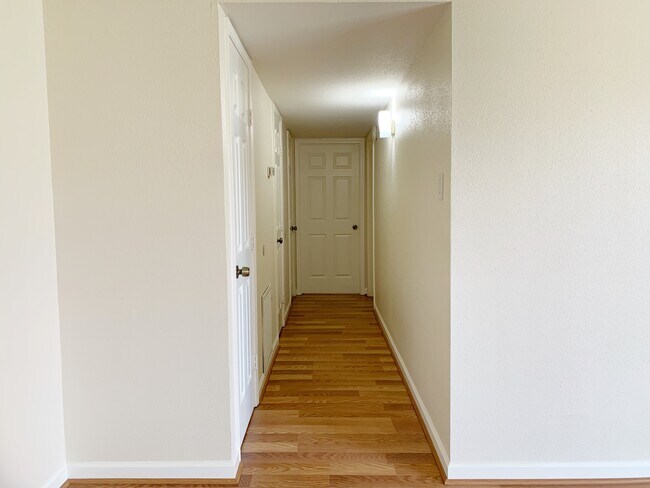Building Photo - 5550 N Braeswood Blvd