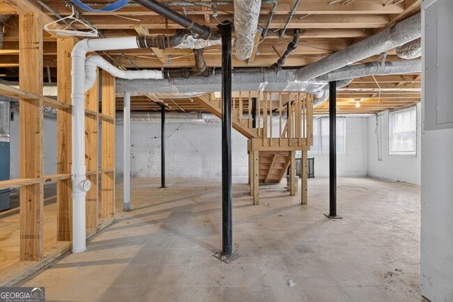 Building Photo - 4854 Springfield Dr