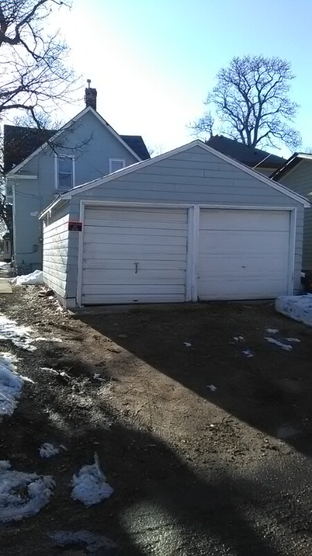 Building Photo - 2920 N Bryant Ave